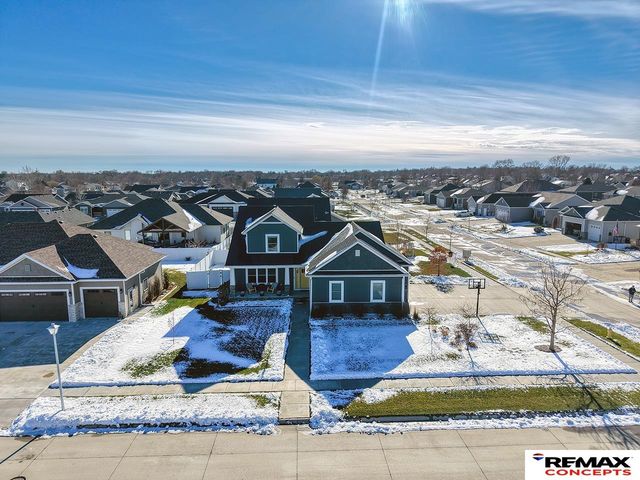 225 Knotty Pine Lane, Seward, NE 68434