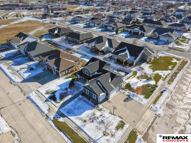 225 Knotty Pine Lane, Seward, NE 68434