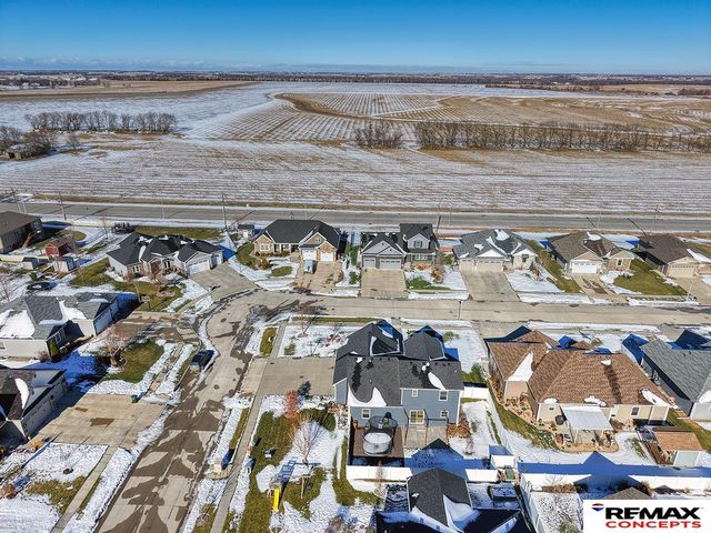 225 Knotty Pine Lane, Seward, NE 68434