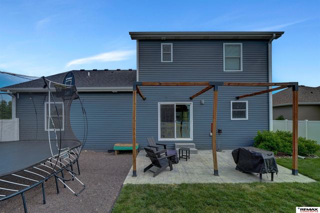 225 Knotty Pine Lane, Seward, NE 68434