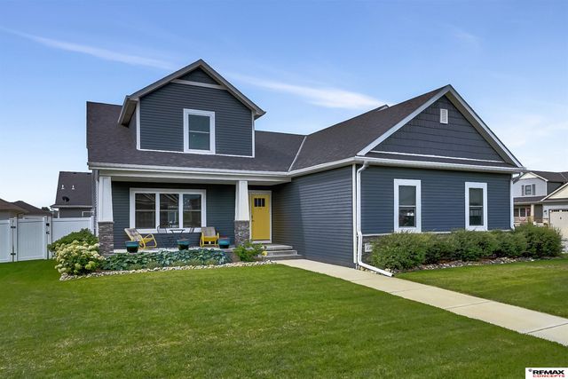225 Knotty Pine Lane, Seward, NE 68434