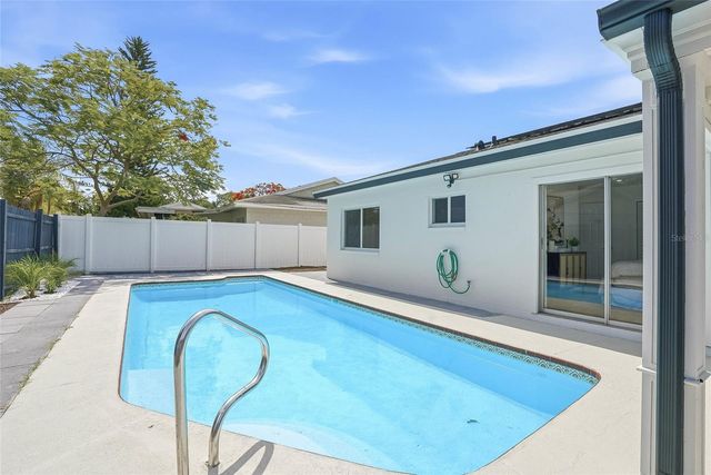 7037 124TH TERRACE, Largo, FL 33773