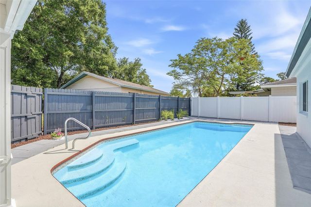7037 124TH TERRACE, Largo, FL 33773
