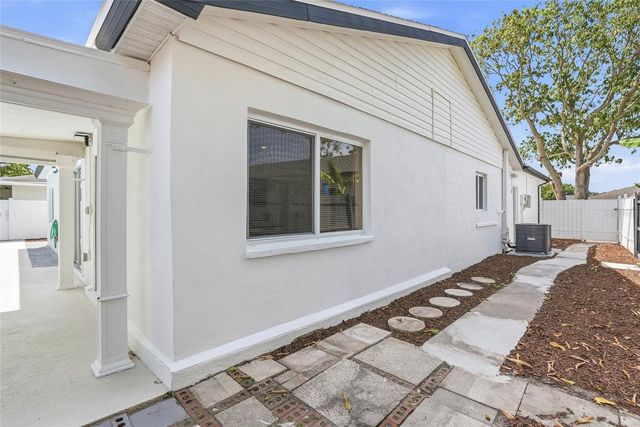 7037 124TH TERRACE, Largo, FL 33773