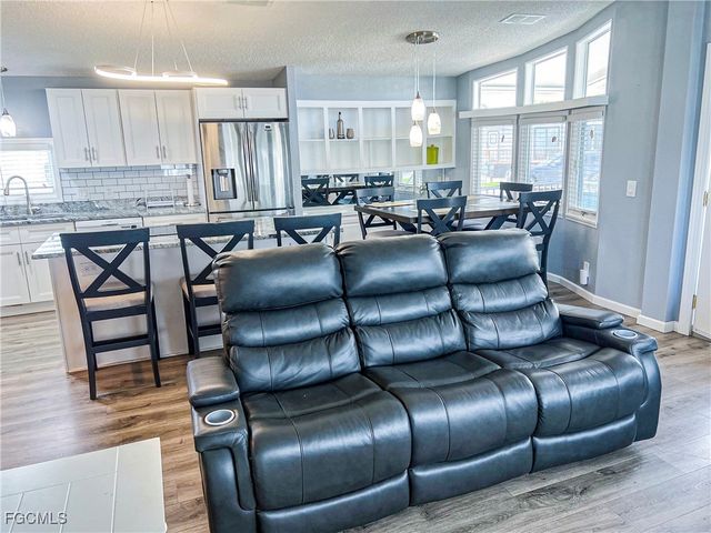 11117 Stardust DR, Fort Myers, FL 33908