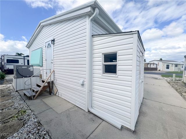 11117 Stardust DR, Fort Myers, FL 33908