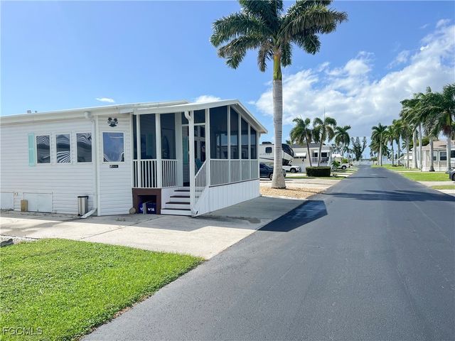 11117 Stardust DR, Fort Myers, FL 33908