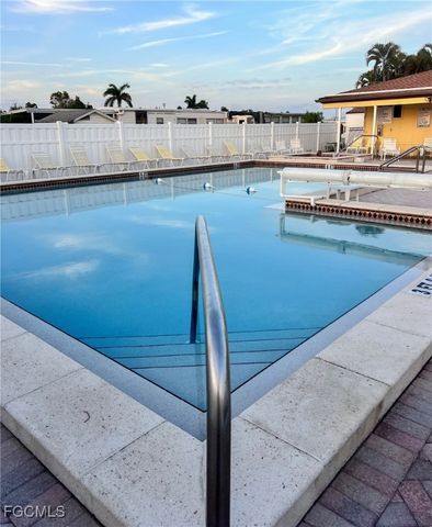 11117 Stardust DR, Fort Myers, FL 33908