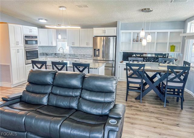 11117 Stardust DR, Fort Myers, FL 33908