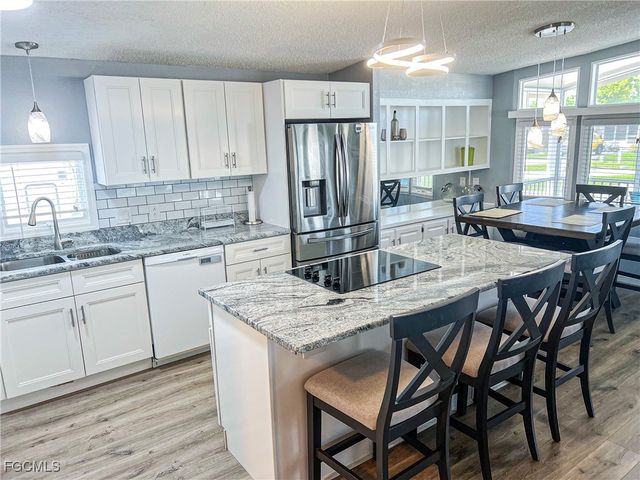 11117 Stardust DR, Fort Myers, FL 33908