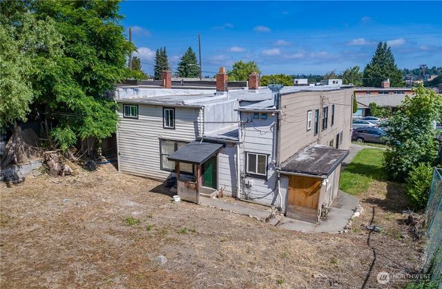 305 NE 65th Street, Seattle, WA 98115