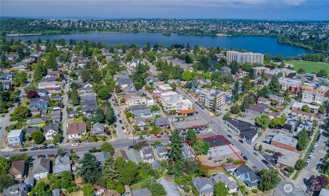 305 NE 65th Street, Seattle, WA 98115