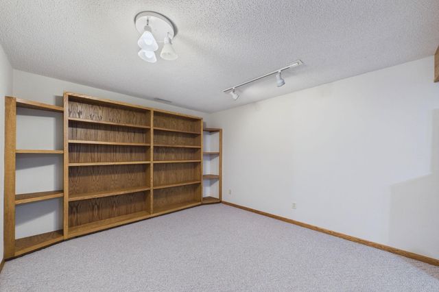 4335 Valley Drive NW, Rochester, MN 55901