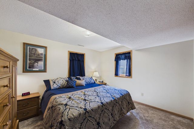 4335 Valley Drive NW, Rochester, MN 55901