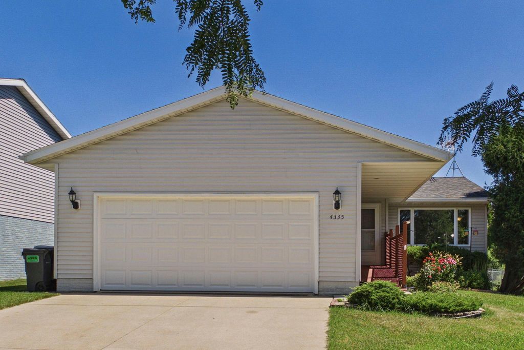 4335 Valley Drive NW, Rochester, MN 55901