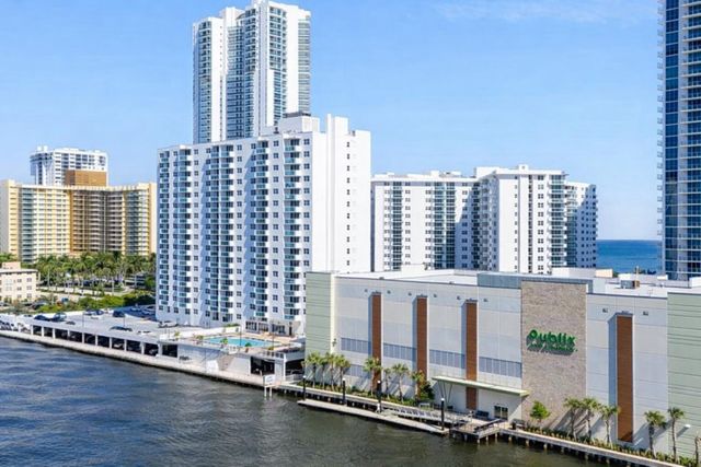 3000 S Ocean Drive 920, Hollywood, FL 33019