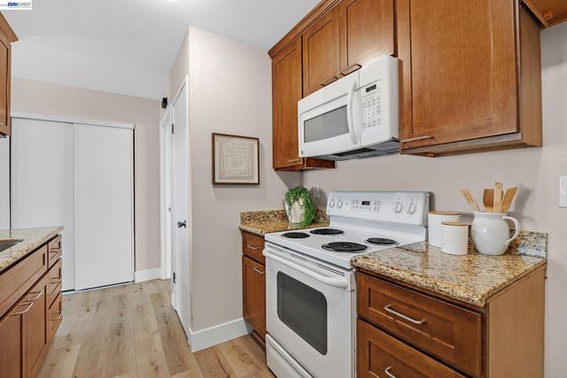 319 Elvira, Livermore, CA 94550