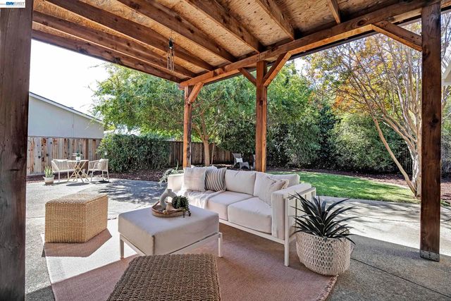 319 Elvira, Livermore, CA 94550