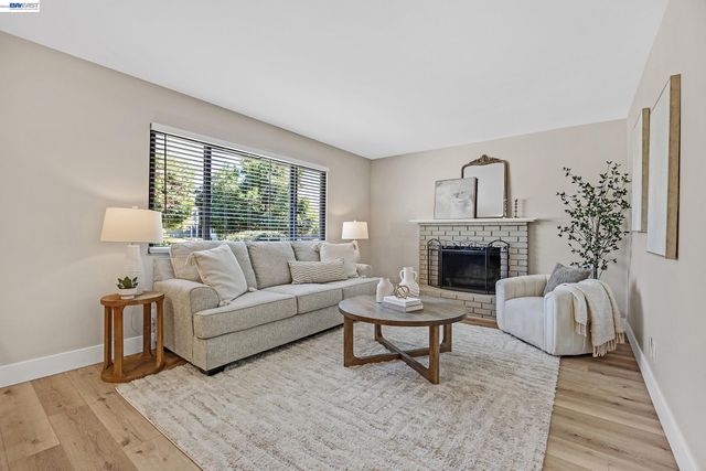319 Elvira, Livermore, CA 94550