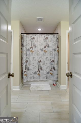 2048 Meadow Cove Drive, Valdosta, GA 31605