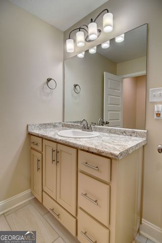 2048 Meadow Cove Drive, Valdosta, GA 31605