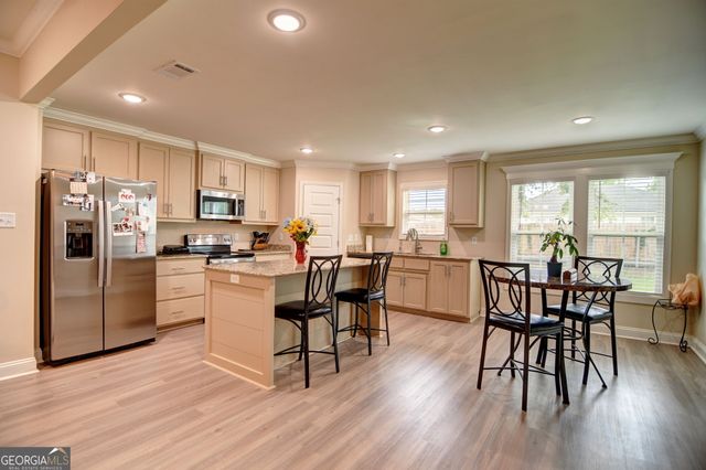 2048 Meadow Cove Drive, Valdosta, GA 31605