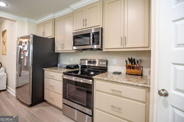 2048 Meadow Cove Drive, Valdosta, GA 31605