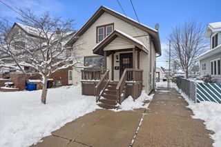 6910 32nd AVENUE, Kenosha, WI 53142