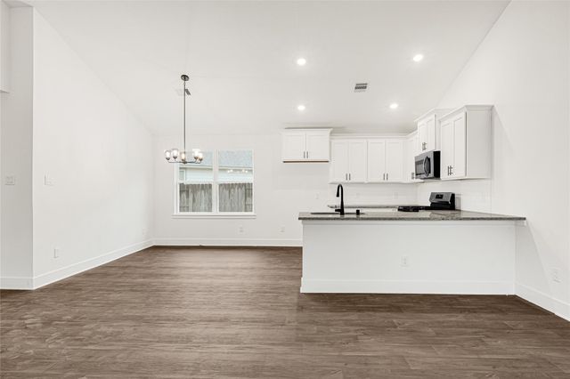 9352 Hard Rock Road, Conroe, TX 77303