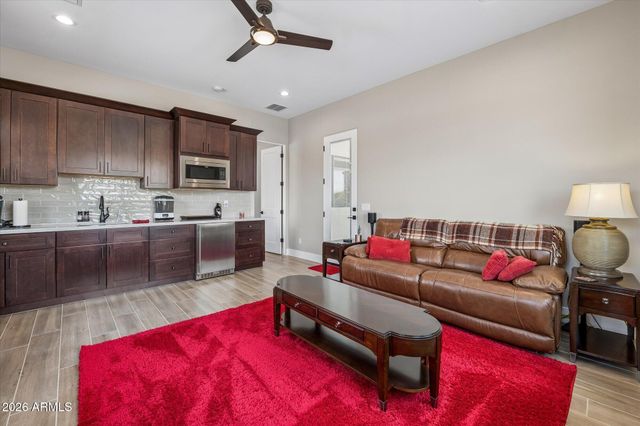 35909 N 10TH Avenue, Phoenix, AZ 85086