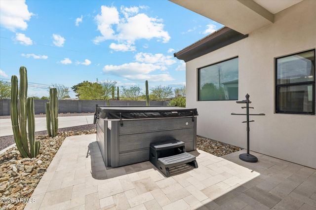 35909 N 10TH Avenue, Phoenix, AZ 85086