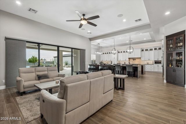 35909 N 10TH Avenue, Phoenix, AZ 85086