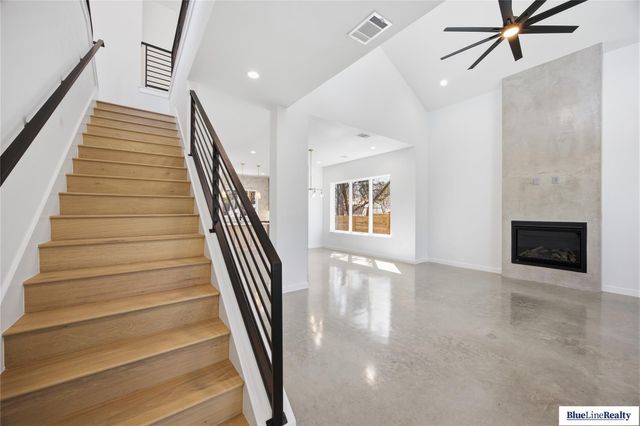 18305 Lake Oaks DR, Jonestown, TX 78645