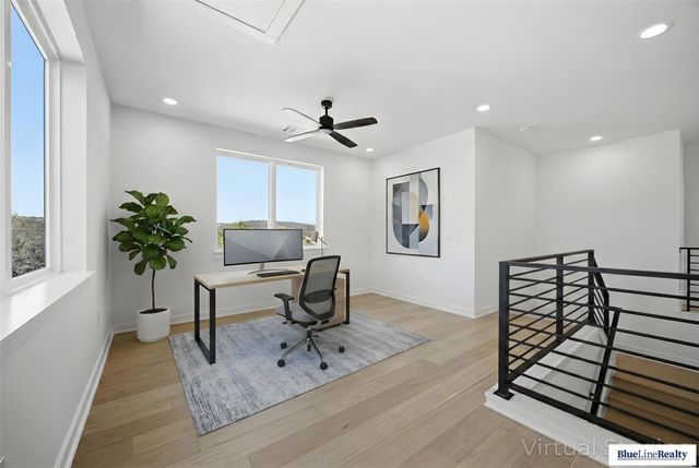 18305 Lake Oaks DR, Jonestown, TX 78645