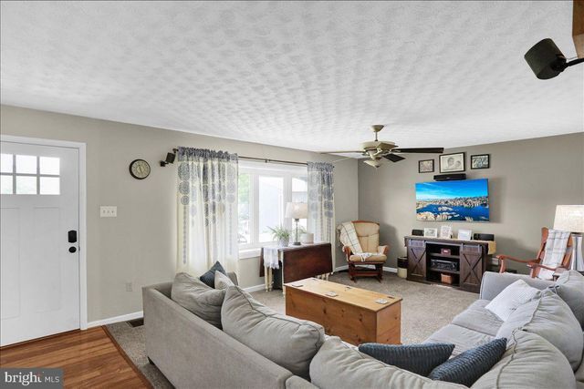 113 WALNUT RD, Hamburg, PA 19526