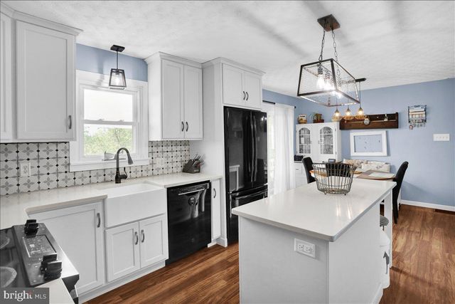 113 WALNUT RD, Hamburg, PA 19526