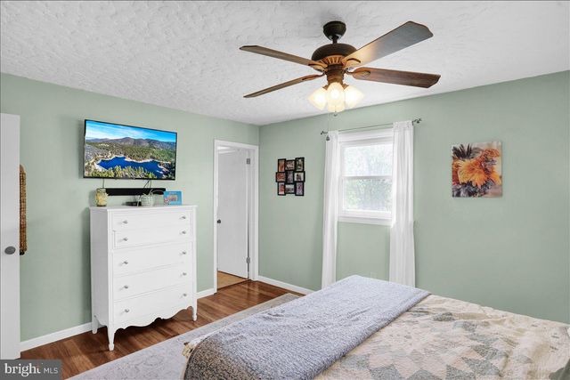113 WALNUT RD, Hamburg, PA 19526