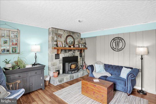 113 WALNUT RD, Hamburg, PA 19526