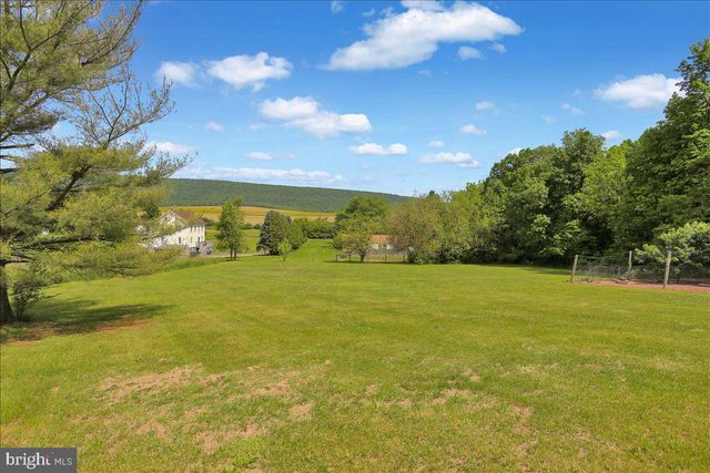 113 WALNUT RD, Hamburg, PA 19526