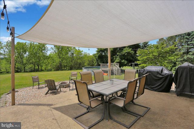 113 WALNUT RD, Hamburg, PA 19526