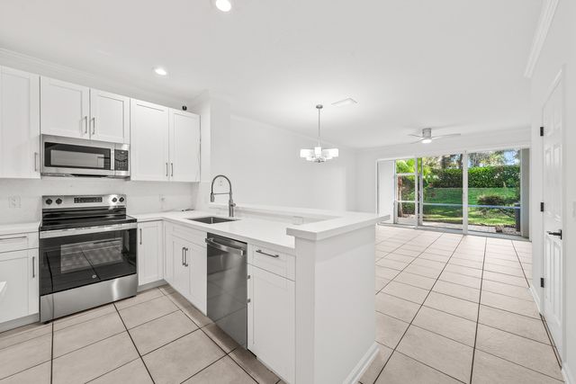 8024 Briantea Drive, Boynton Beach, FL 33472