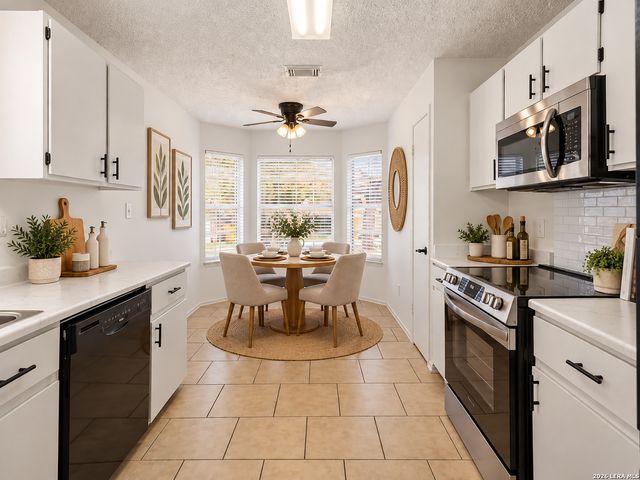 9222 Ridge Climb, San Antonio, TX 78250