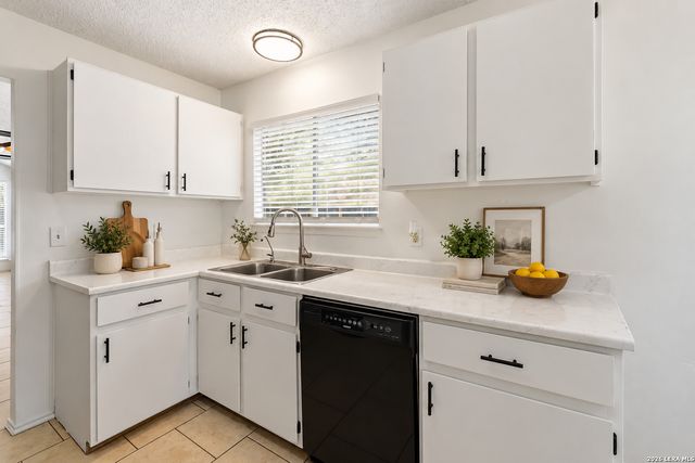 9222 Ridge Climb, San Antonio, TX 78250