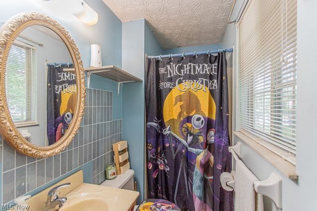 7764 Micawber Road NE, Warren, OH 44484