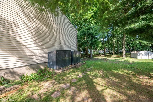 7764 Micawber Road NE, Warren, OH 44484