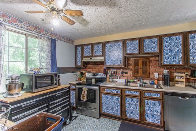 7764 Micawber Road NE, Warren, OH 44484