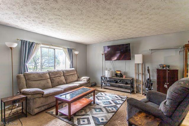 7764 Micawber Road NE, Warren, OH 44484