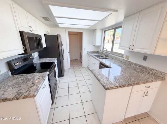 9207 W KERRY Lane, Peoria, AZ 85382