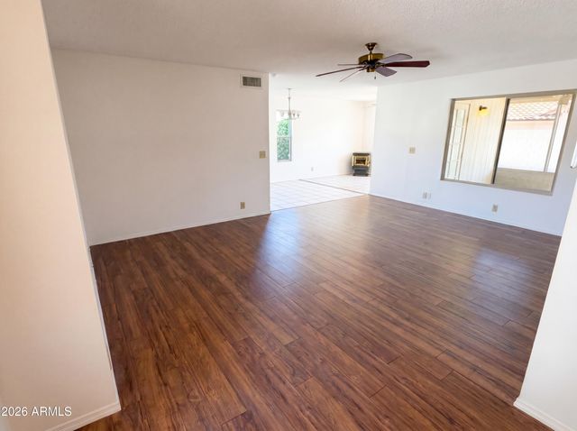 9207 W KERRY Lane, Peoria, AZ 85382