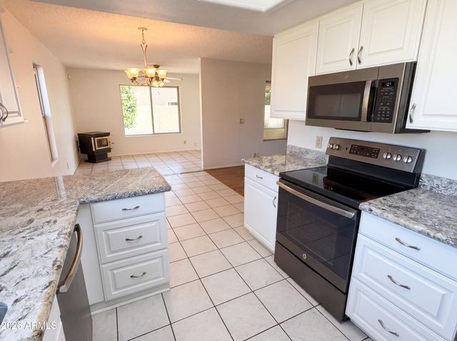 9207 W KERRY Lane, Peoria, AZ 85382
